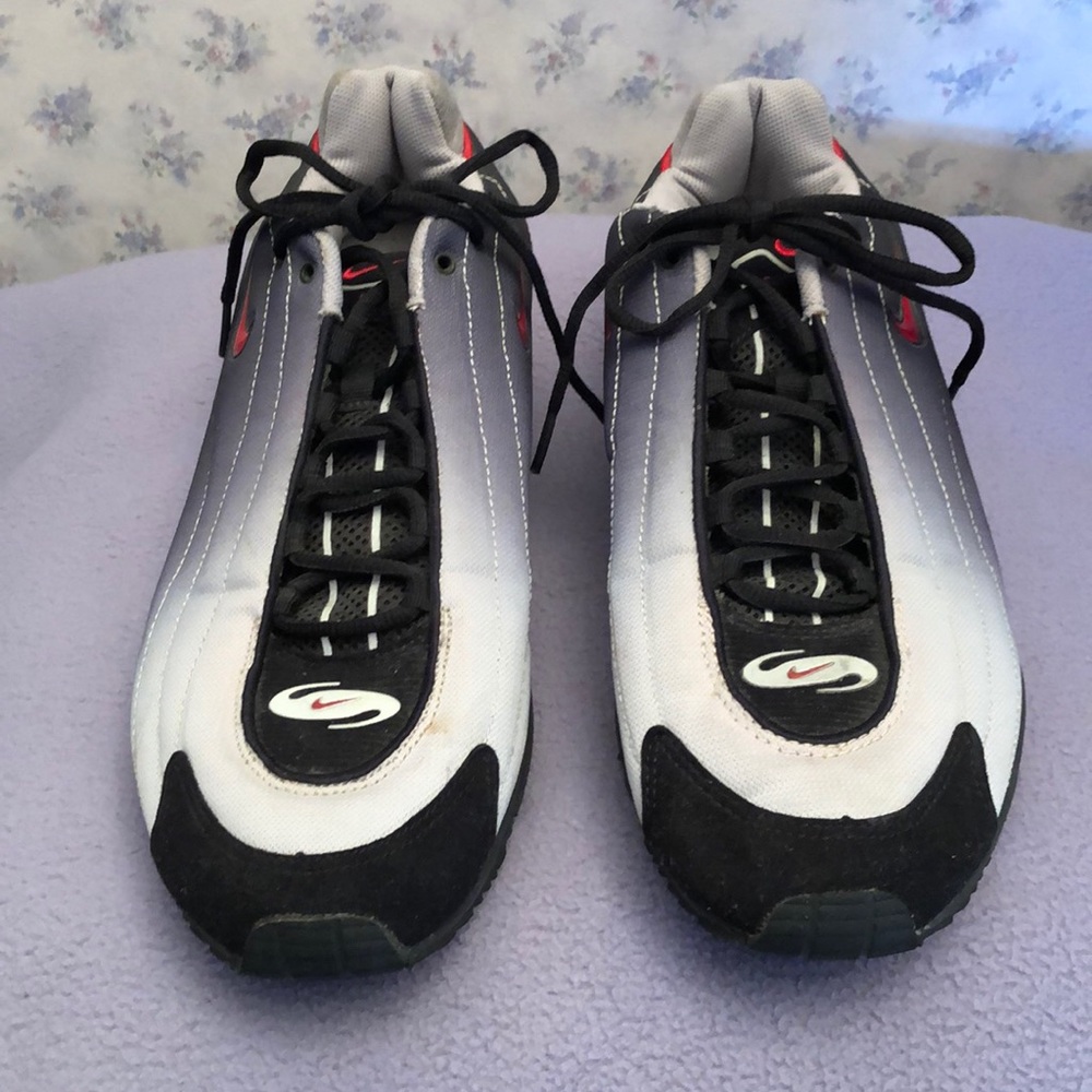 NIKE Air 25 PSI men’s, good condition.